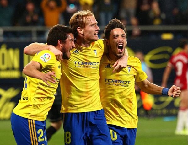 Alfonso "Pacha" Espino bajo los colores de Cadiz. Foto: Instagram / cadizclubdefutbol