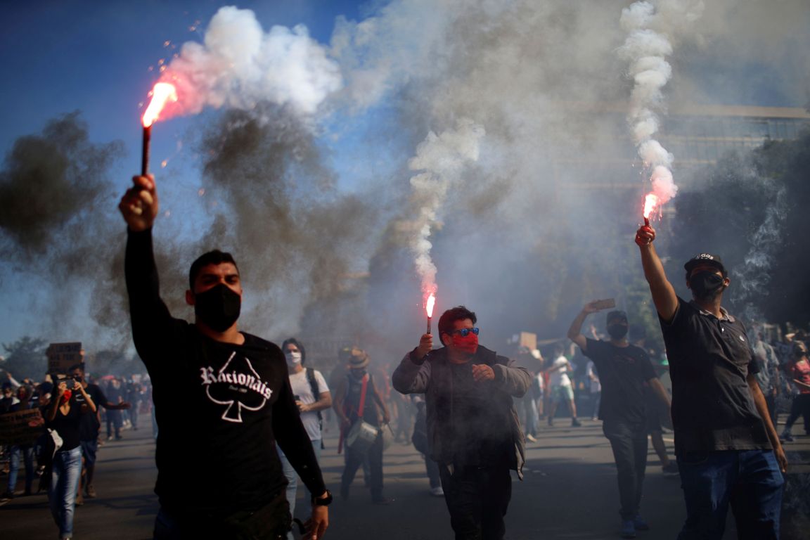 Protestas en Brasil por cifras de la pandemia. Foto: Reuters.