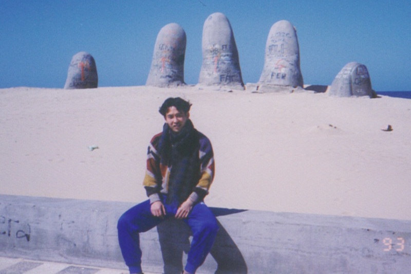 Yoshika Matsubara durante su estadía en Uruguay, de paseo en Punta del Este.