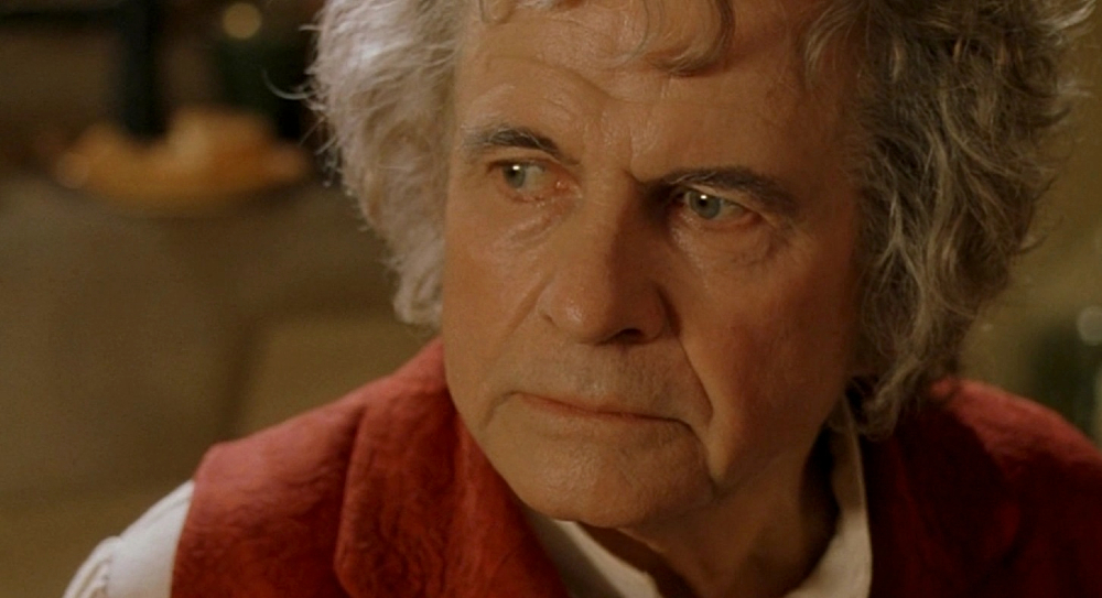 Ian Holm como Bilbo Bolsón en "El señor de los anillos". Foto: Difusión