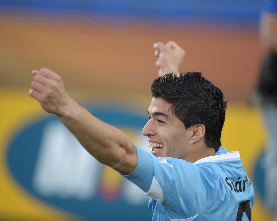 Luis Suárez celebra su gol en el encuentro frente a México. Foto: Gerardo Pérez.