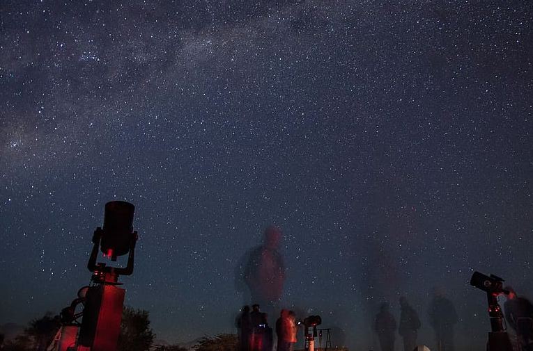 Telescopio. Foto: PxFuel.