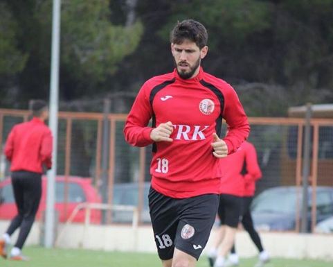 Ignacio Nicolini entrenando con los colores del Flamurtari.
