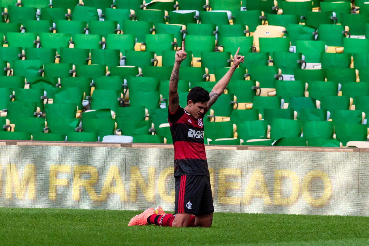 Pedro celebra el tanto de Flamengo frente a Fluminense. Foto: @Flamengo.