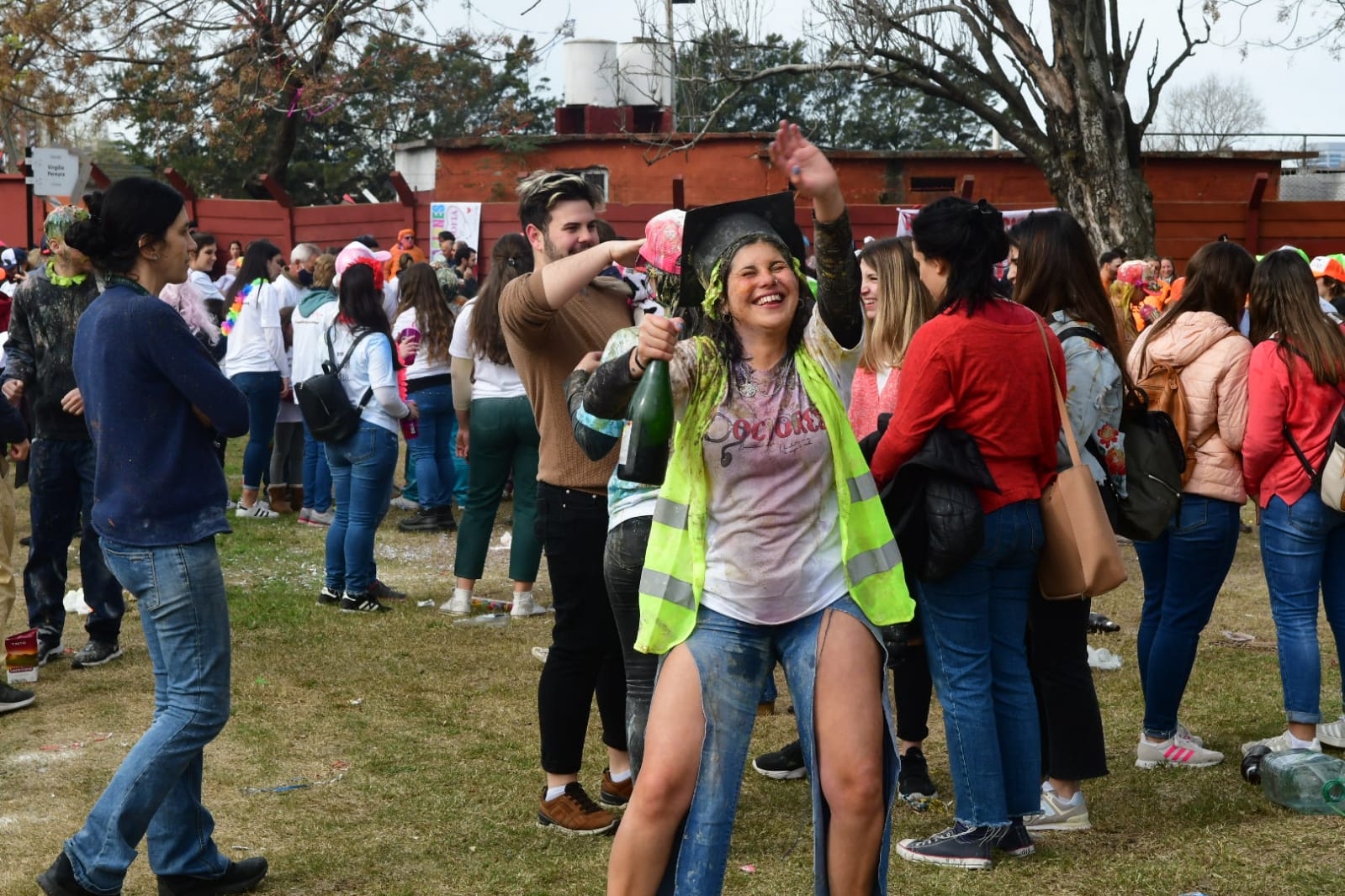 #Doctores2020: alumnos graduados en Medicina festejan en Parque Batlle. Foto: Francisco Flores.
