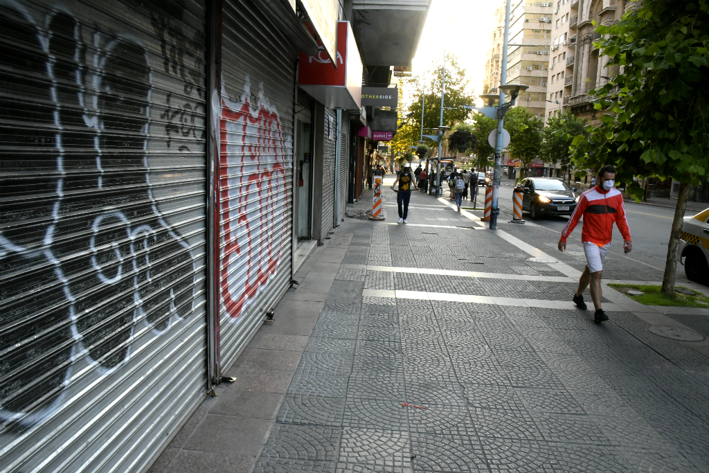Comercios cerrados en 18 de Julio. Foto: Gerardo Pérez