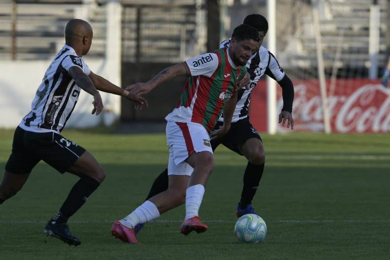 Wanderers vs. Deportivo Maldonado. Foto: Gerardo Pérez.