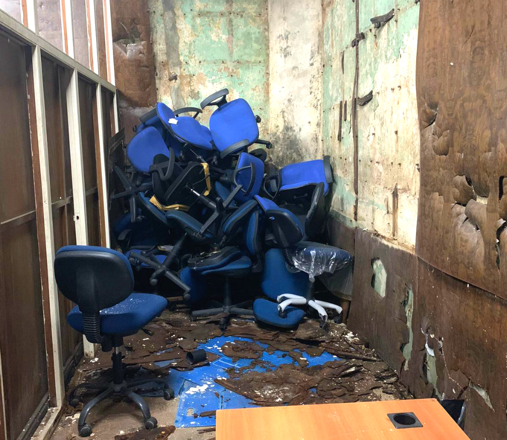 Dentro de la casa Anaya encontraron un equipo de dentista sin usar desde hace años. Foto: Ministerio de Educación.