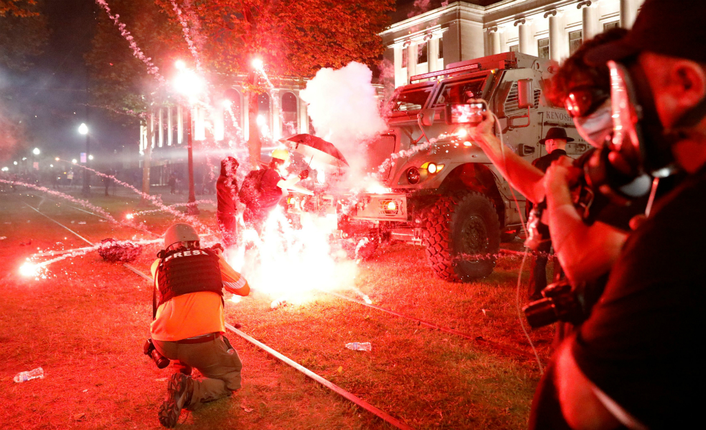 Protestas en Kenosha (Estados Unidos) por la muerte de un hombre negro a manos de la Policía. Foto: Reuters