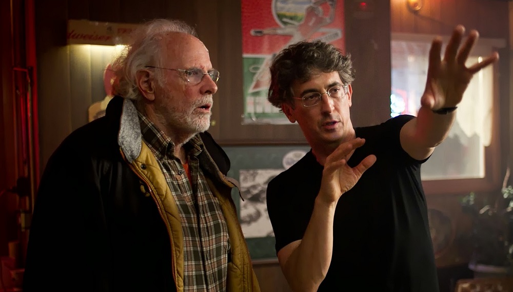 El director Alexander Payne le da indicaciones al actor Bruce Dern.
