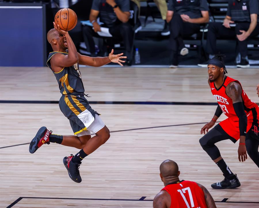Oklahoma City Thunder venció a Houston Rockets y puso la serie 3-3-. Foto: EFE.