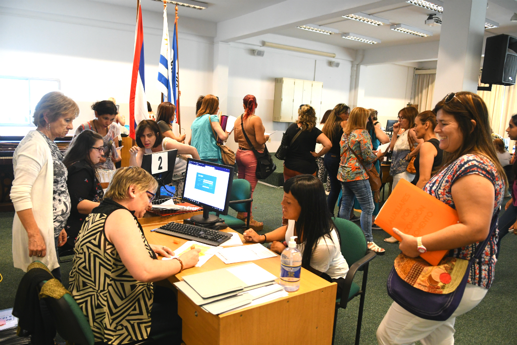 Funcionarios públicos. Foto: Archivo El País