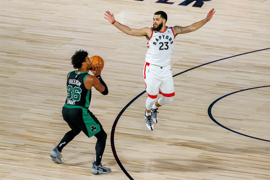 Boston Celtics le ganó a Toronto Raptors y puso la serie 2-0 en la NBA. Foto: EFE.