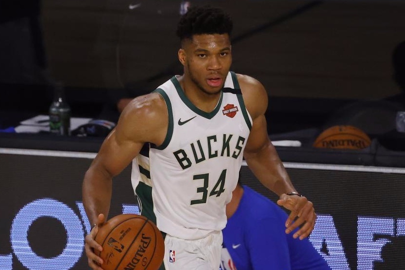 Giannis Antetokounmpo puede cambiar de equipo