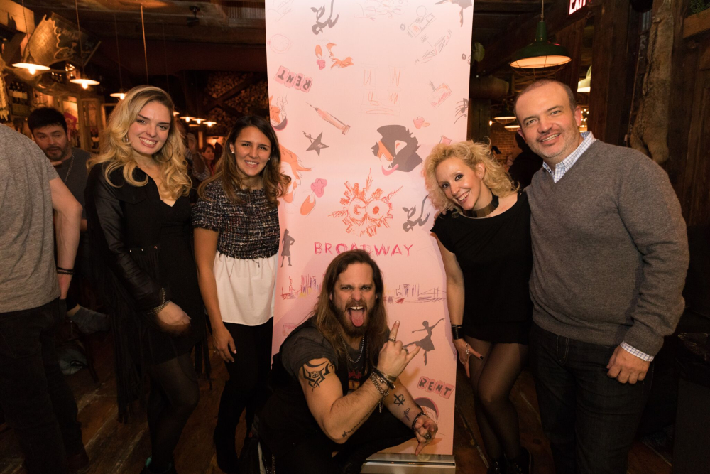 Valentina Berger junto a Flor Otero y Germán Tripel en la presentación de "Los últimos cinco años". Foto: Difusión