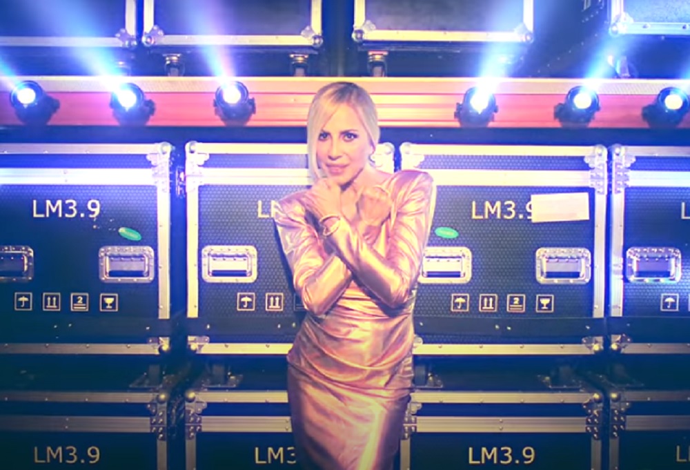 Marta Sánchez en "Brillar". Foto: Captura de YouTube