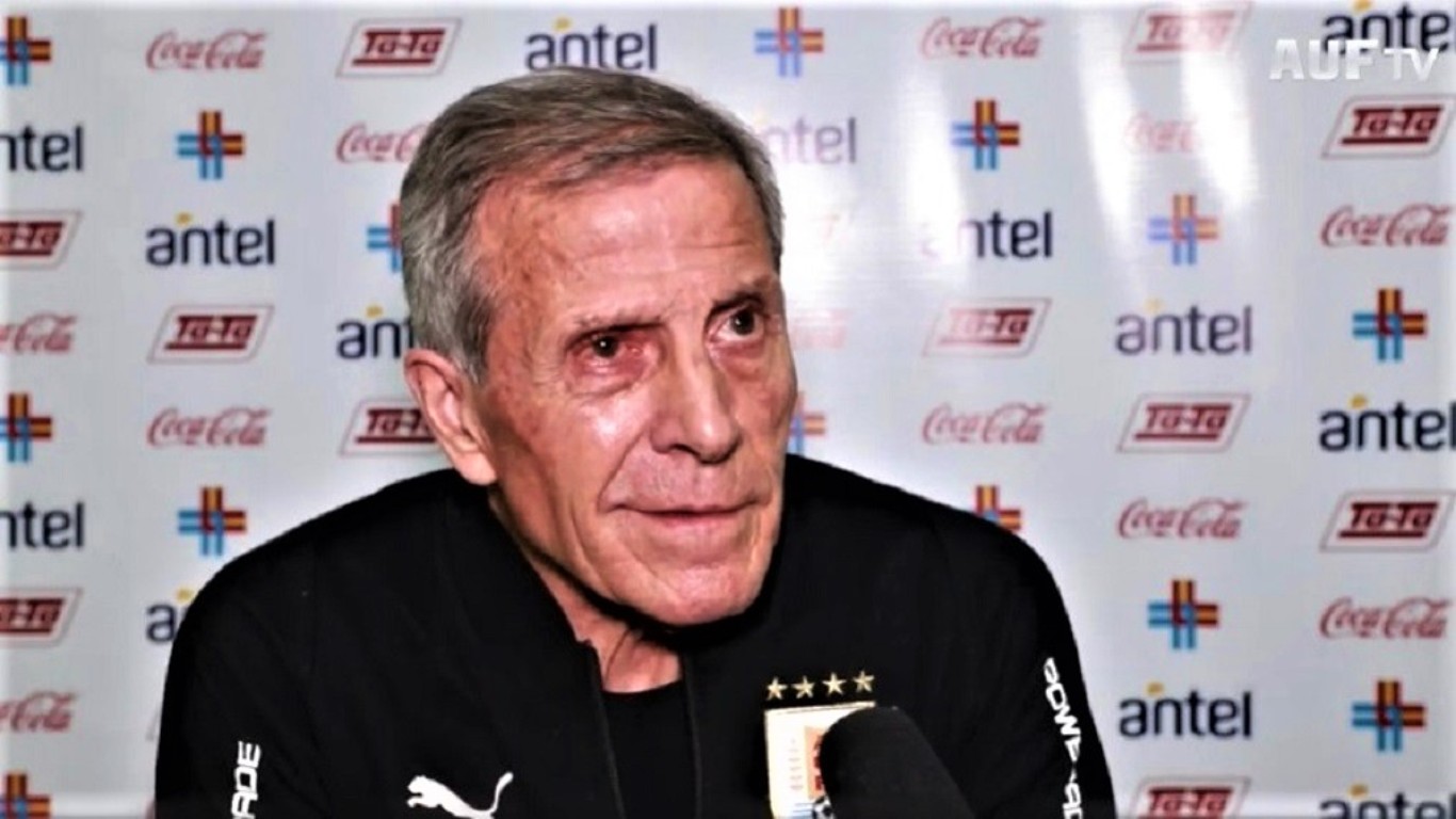 Óscar Tabárez en la conferencia tras la derrota ante Ecuador