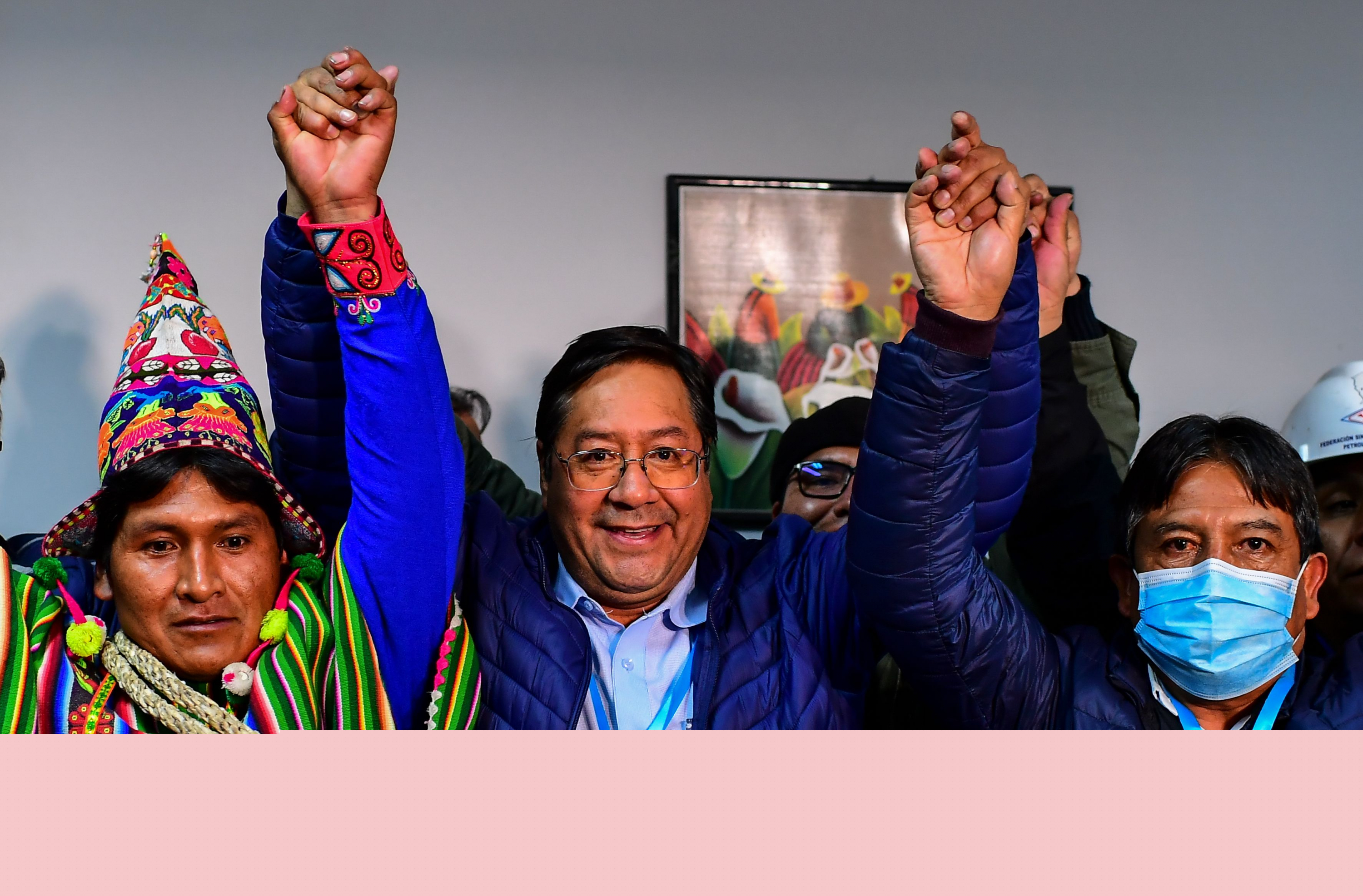 Luis Arce festejando su victoria. Foto: AFP.