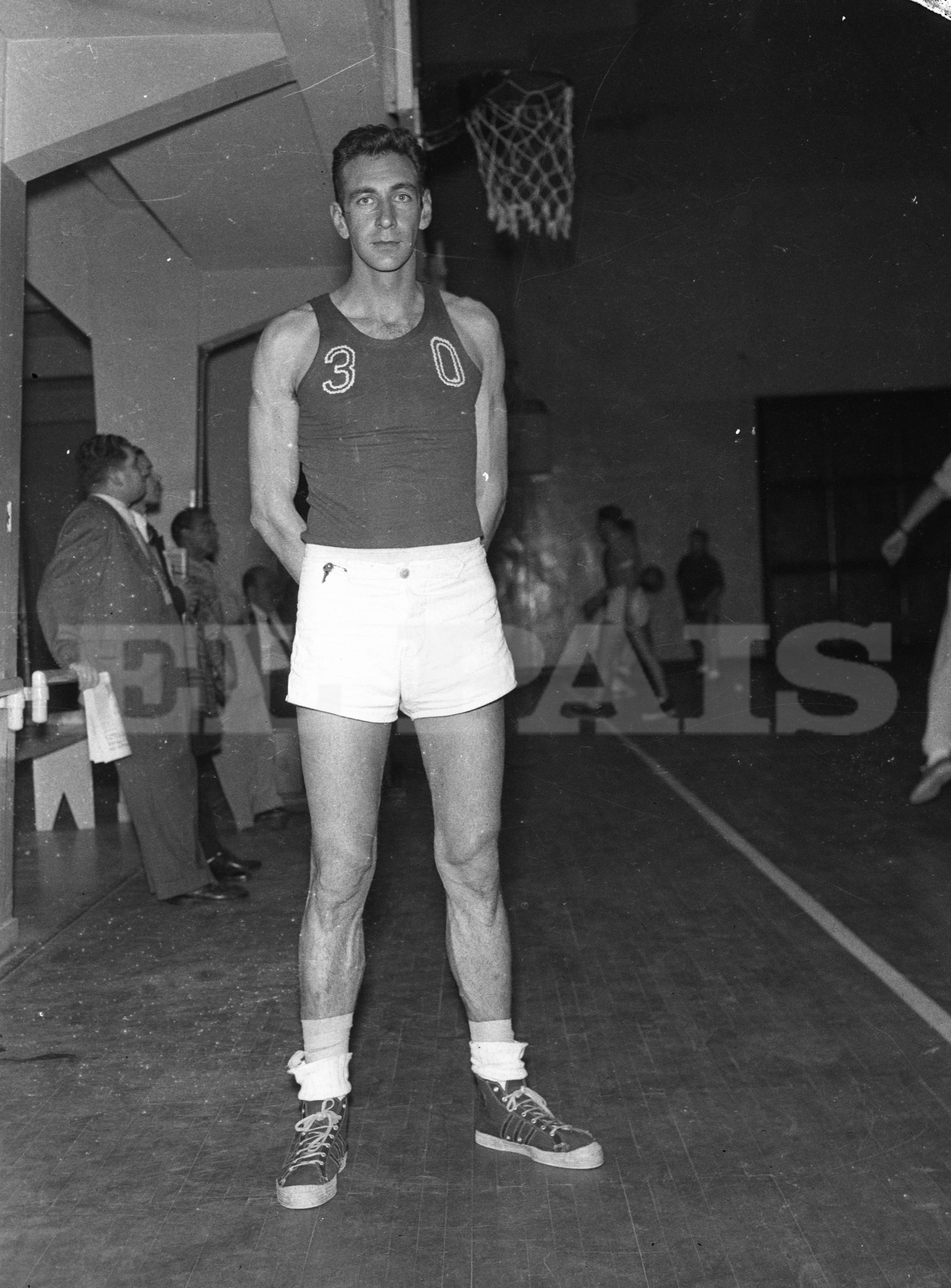 Adesio Lombardo, un grande del básquet, medalla de bronce olímpica en Helsinki 1952. Foto: Archivo El País.