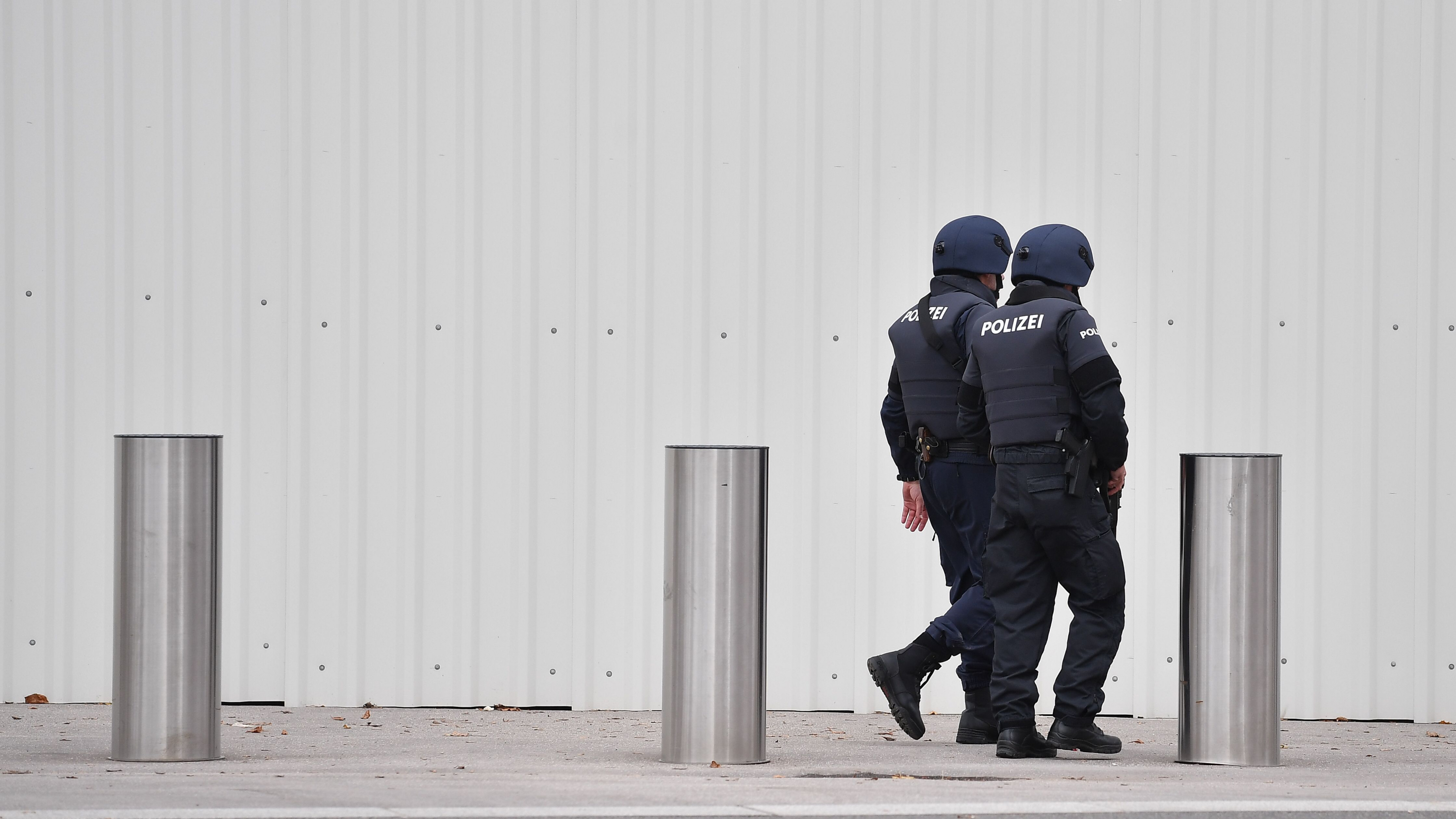 Policía recorre Viena tras atentado. Foto: AFP