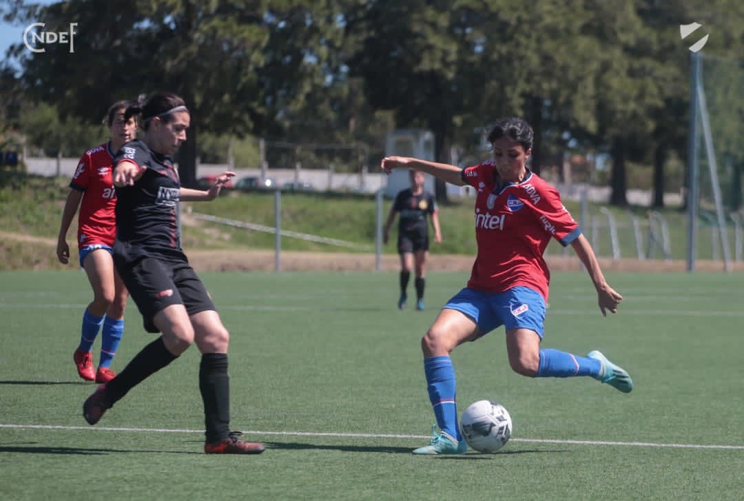 Nacional goleó a Progreso en Los Céspedes. Foto: @CNdeFfemenino.