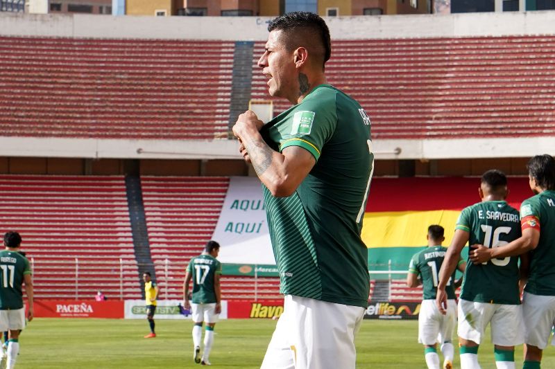Juan Carlos Arce celebra el gol en el Bolivia-Ecuador. Foto: AFP.