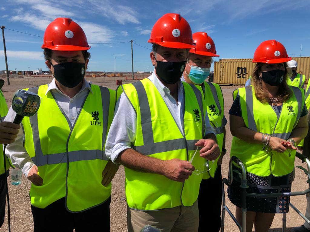 Autoridades visitan construcción de instalaciones de UPM. Foto: Daniel Rojas.