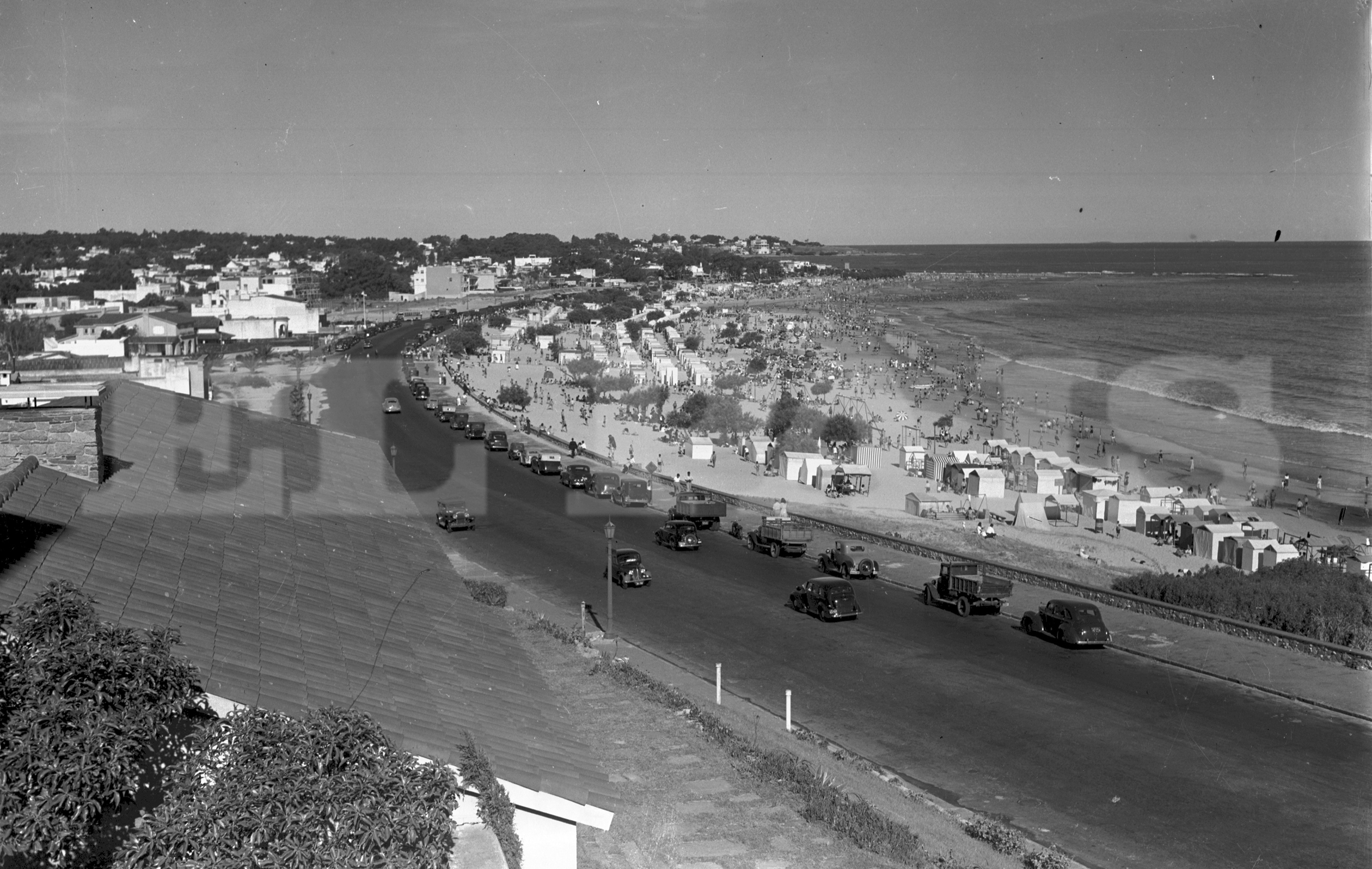 A comienzos de los años 40 Malvín mantenía un aire a balneario urbano. Foto: Archivo El País