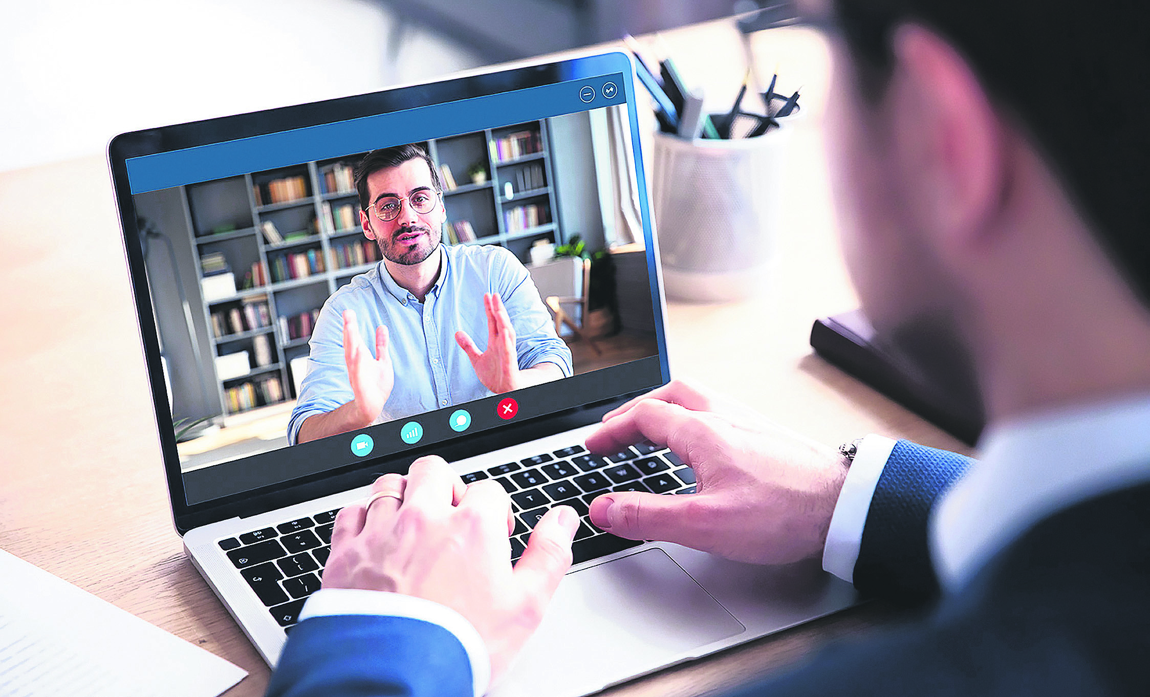 El uso de videos y otras herramientas digitales dividen las aguas entre los reclutadores.