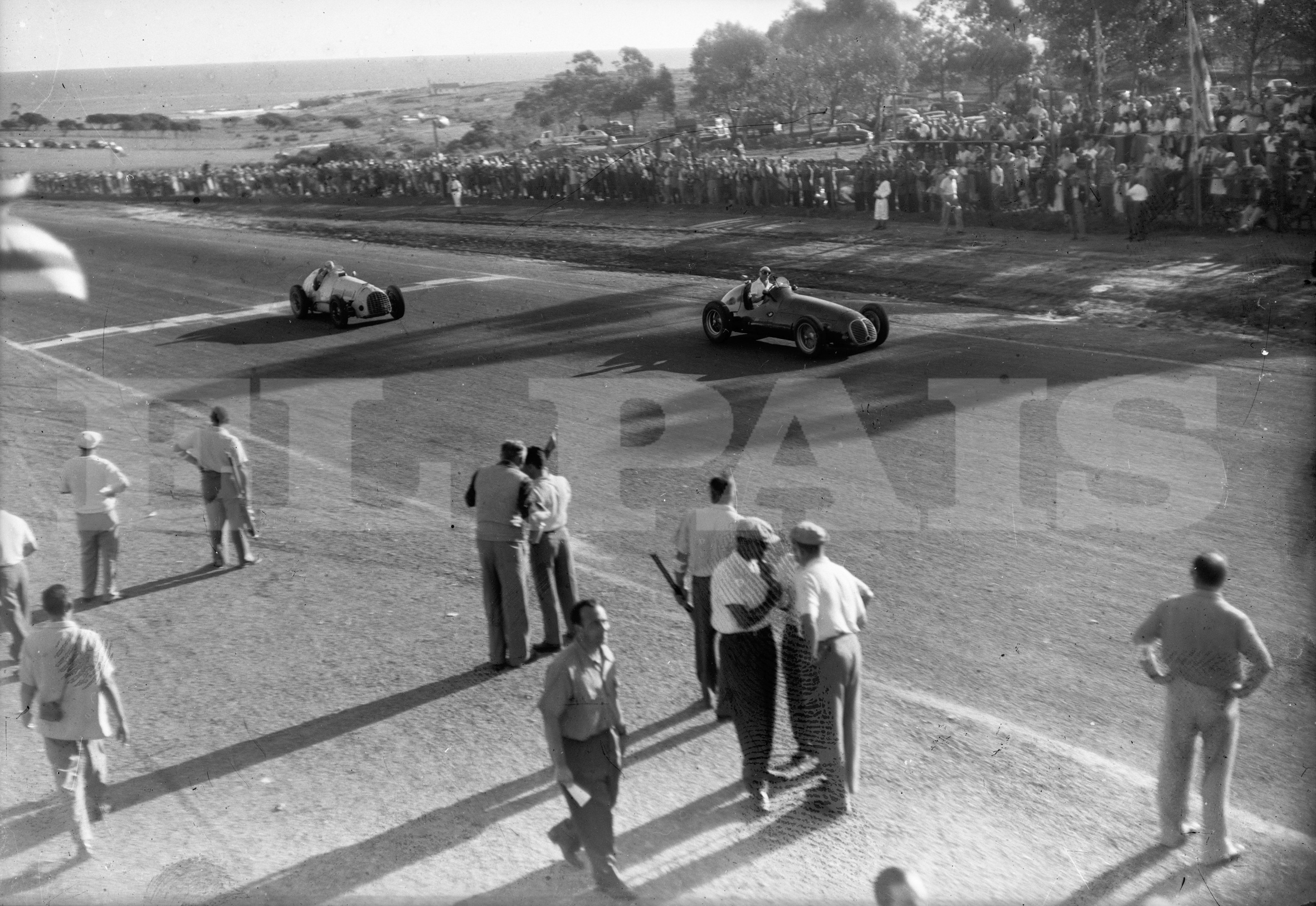 Ya en competencia, ante numeroso público. Foto: Archivo El País.