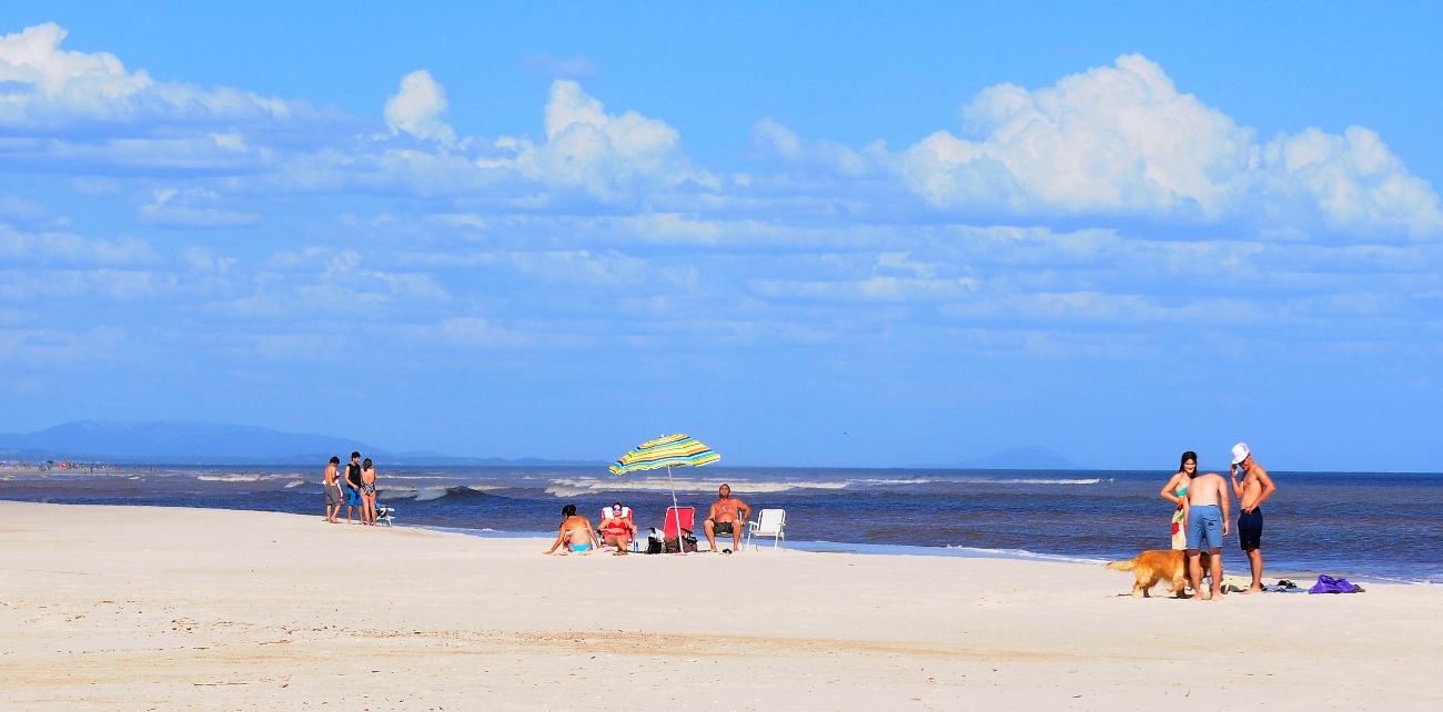 Playa El Pinar, Canelones. Foto: archivo El País.