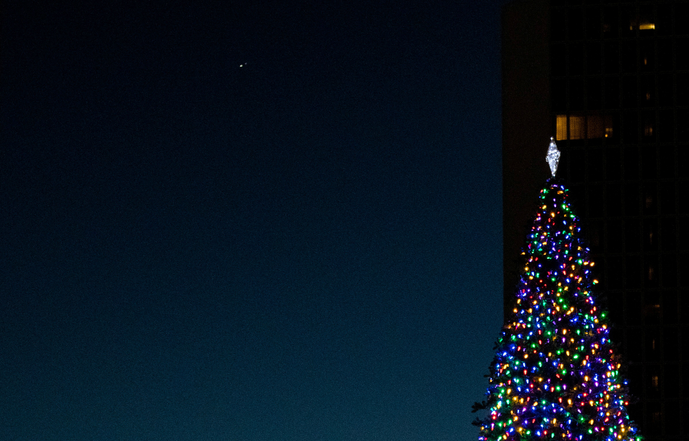 Árbol de Navidad y la gran conjunción en Missouri. Foto: Reuters