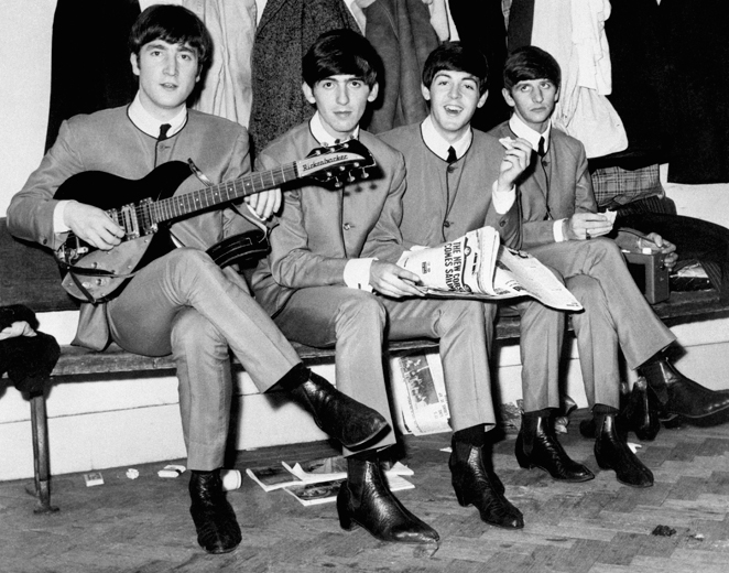 Los Beatles vestidos por Cardin