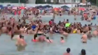 Bolsonaro en el agua en San Pablo. Foto: Captura