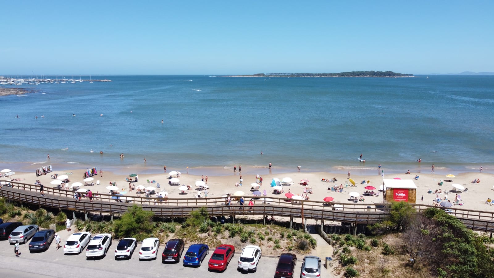 Playa de la Mansa esta mañana. Foto: Ricardo Figueredo