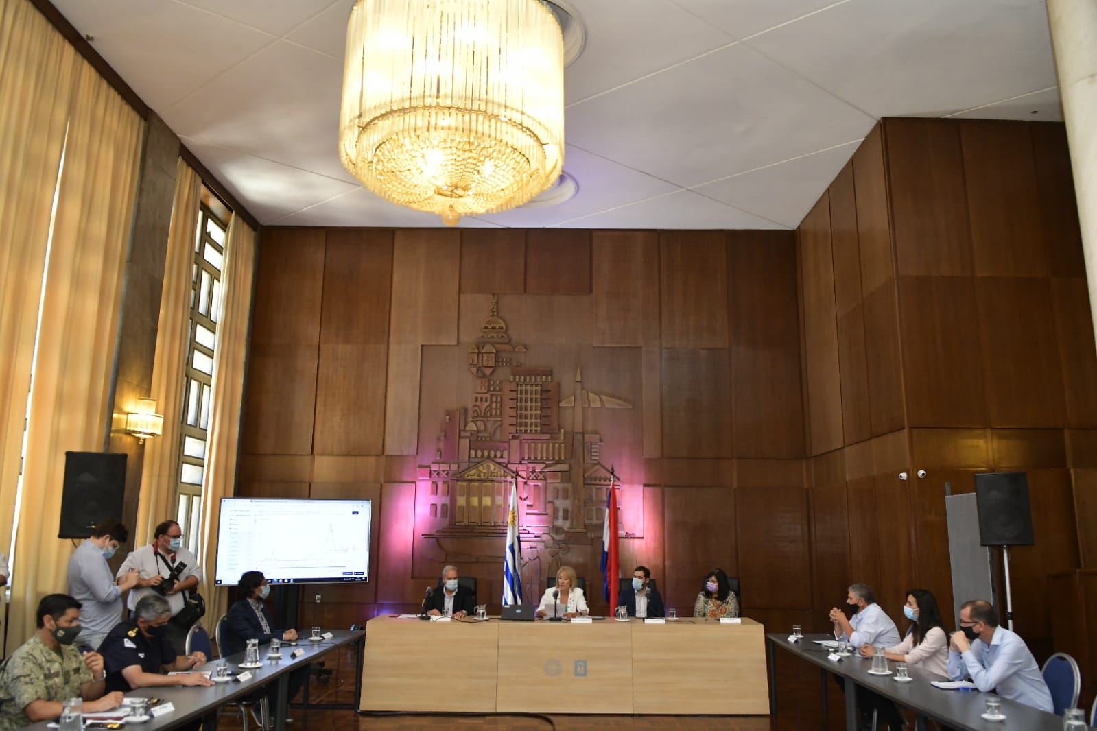 Reunión de Carolina Cosse con el Cecoed de Montevideo. Foto: Leonardo Mainé.