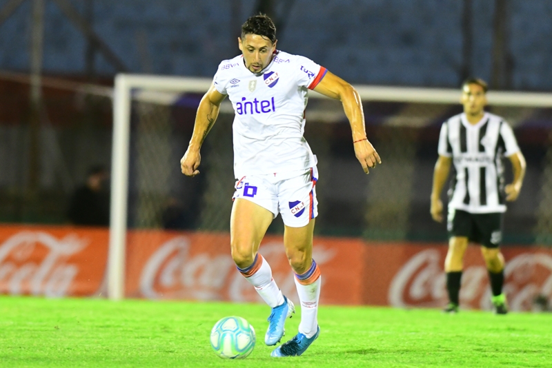 Armando Méndez en el duelo entre Nacional y Wanderers. Foto: Marcelo Bonjour.