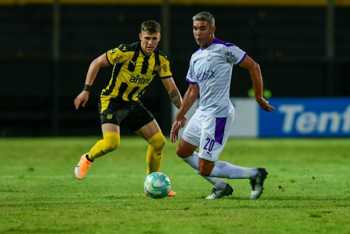 La derrota de Peñarol ante Defensor Sporting marca el Clausura