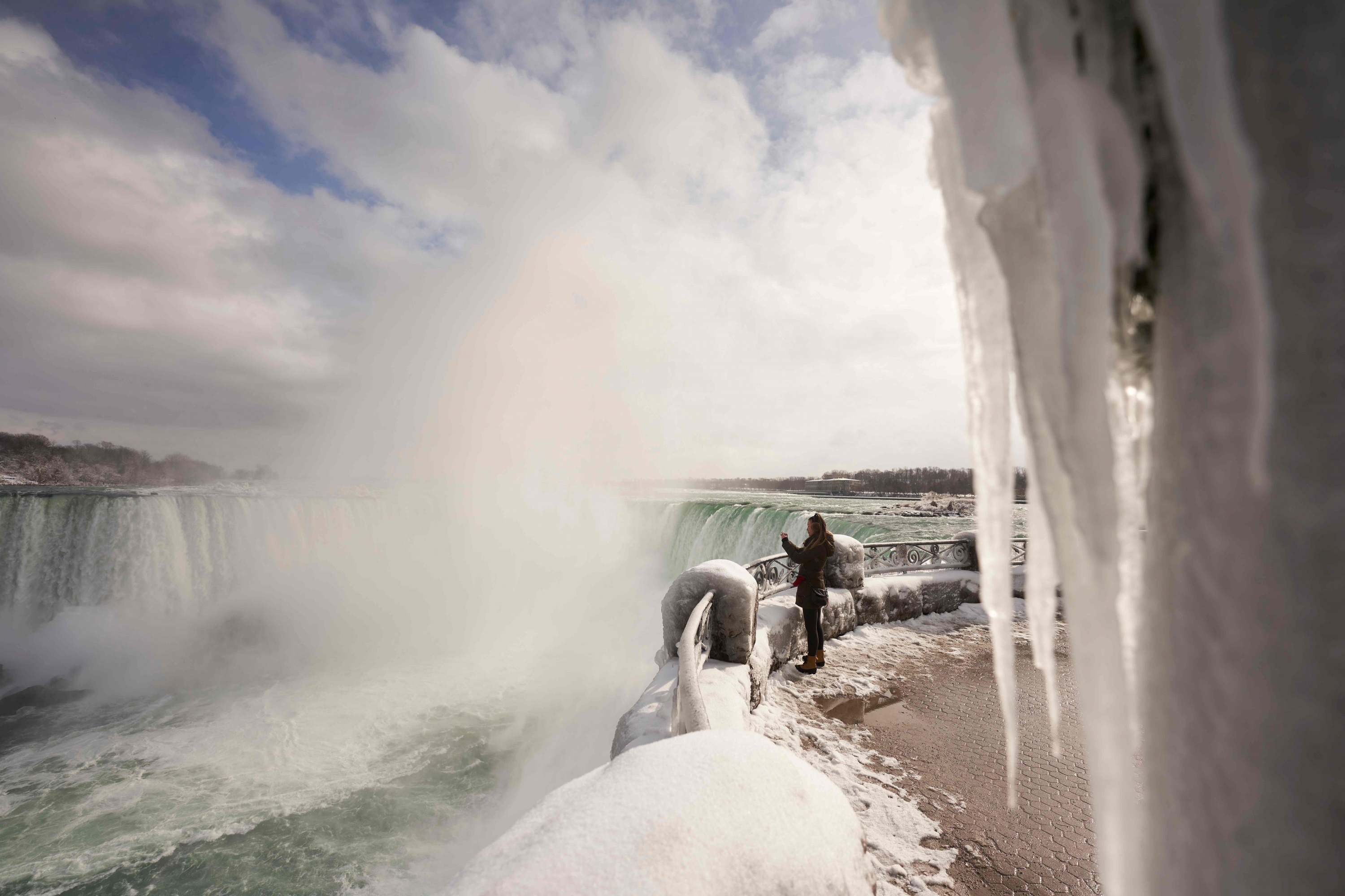 Cataratas semicongeladas. Foto: AFP