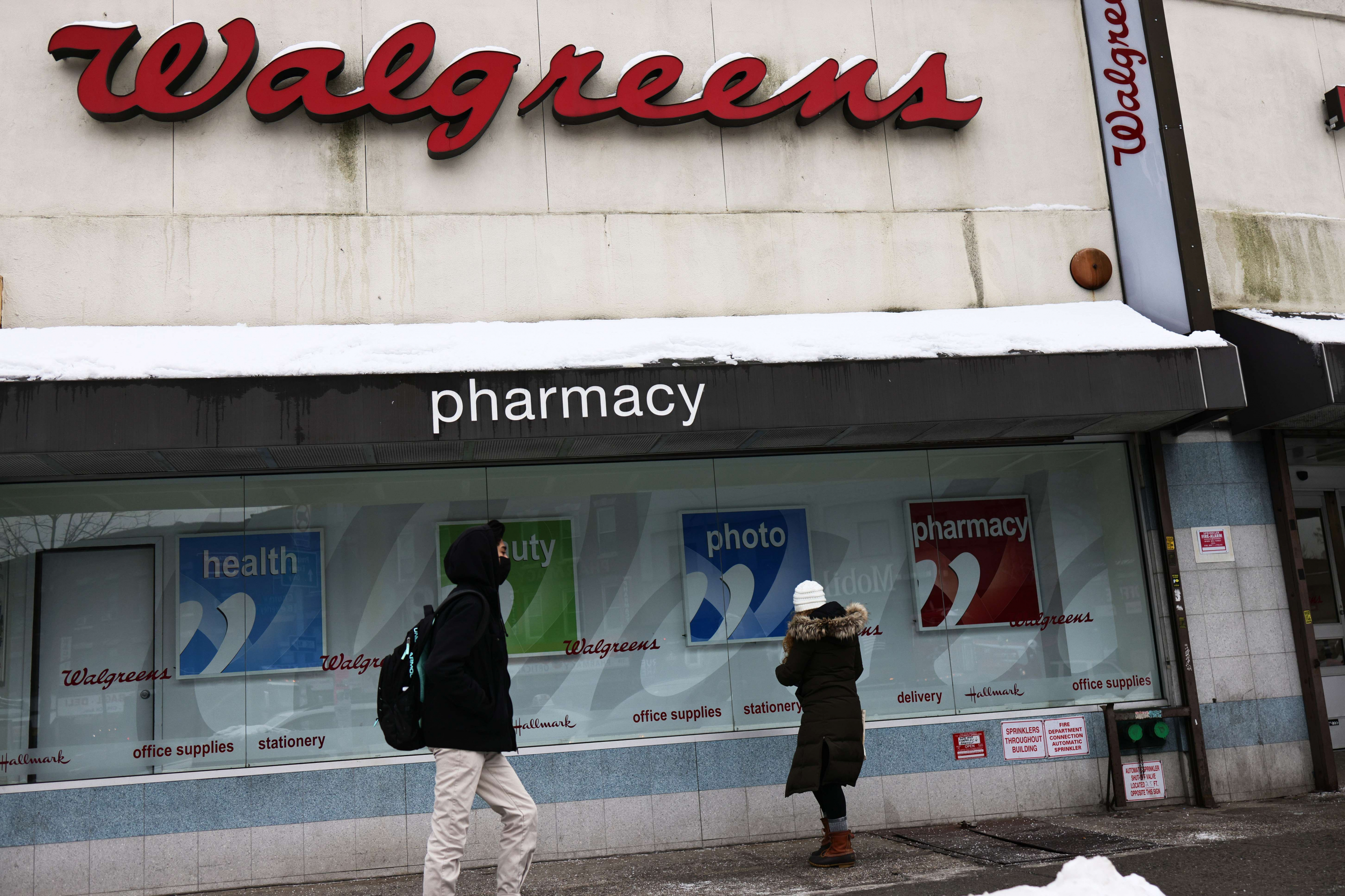 Walgreens. La cadena de farmacias es una de las empresas que comenzará a proveer la vacuna de coronavirus en algunos estados. (Foto: AFP)