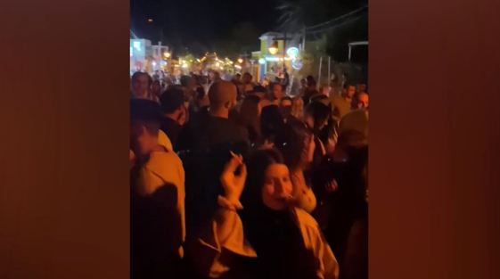 Aglomeración en La Pedrera por Carnaval. Foto: Captura.