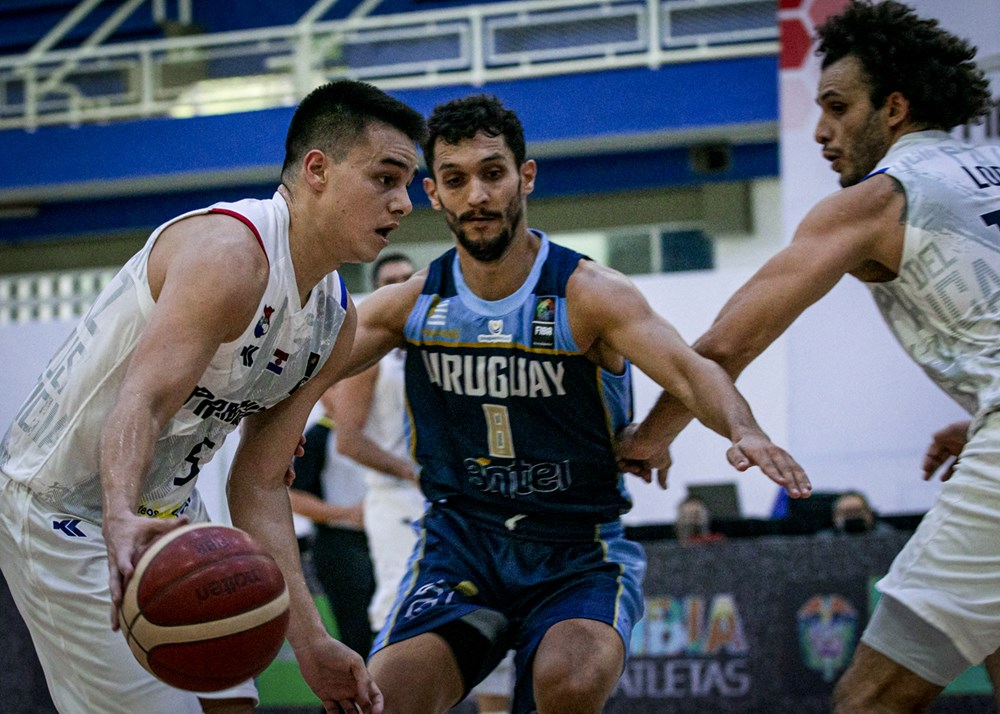 Marcos Cabot en el choque entre Uruguay-Paraguay. Foto: FibaAméricas.