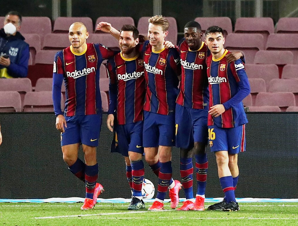 Barcelona se mete en la carrera por ganar la Liga Española. FOTO: Reuters.