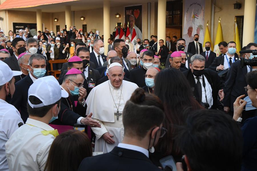 El papa Francisco en una histórica visita a Irak. Foto: EFE