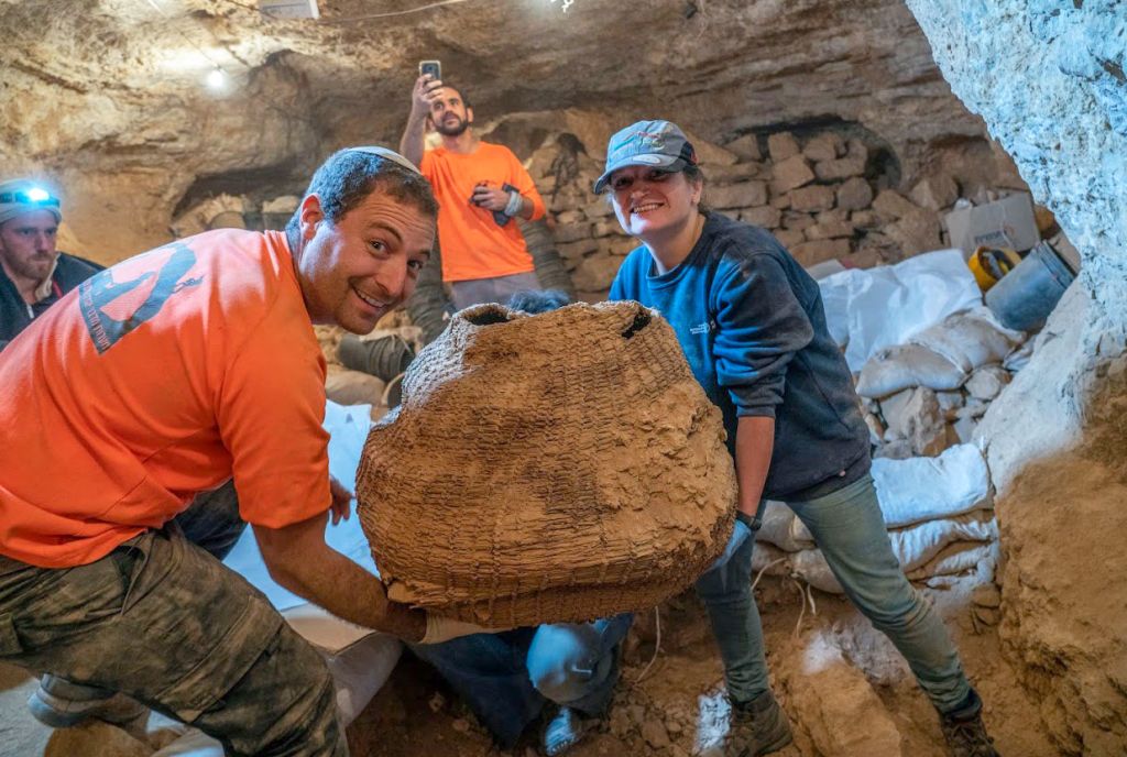 La cesta encontrada; se estima que es la más antigua del mundo, de más de 10.000 años. Foto: AFP