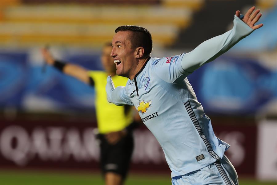 El festejo de Ramos para Bolívar. FOTO: EFE.