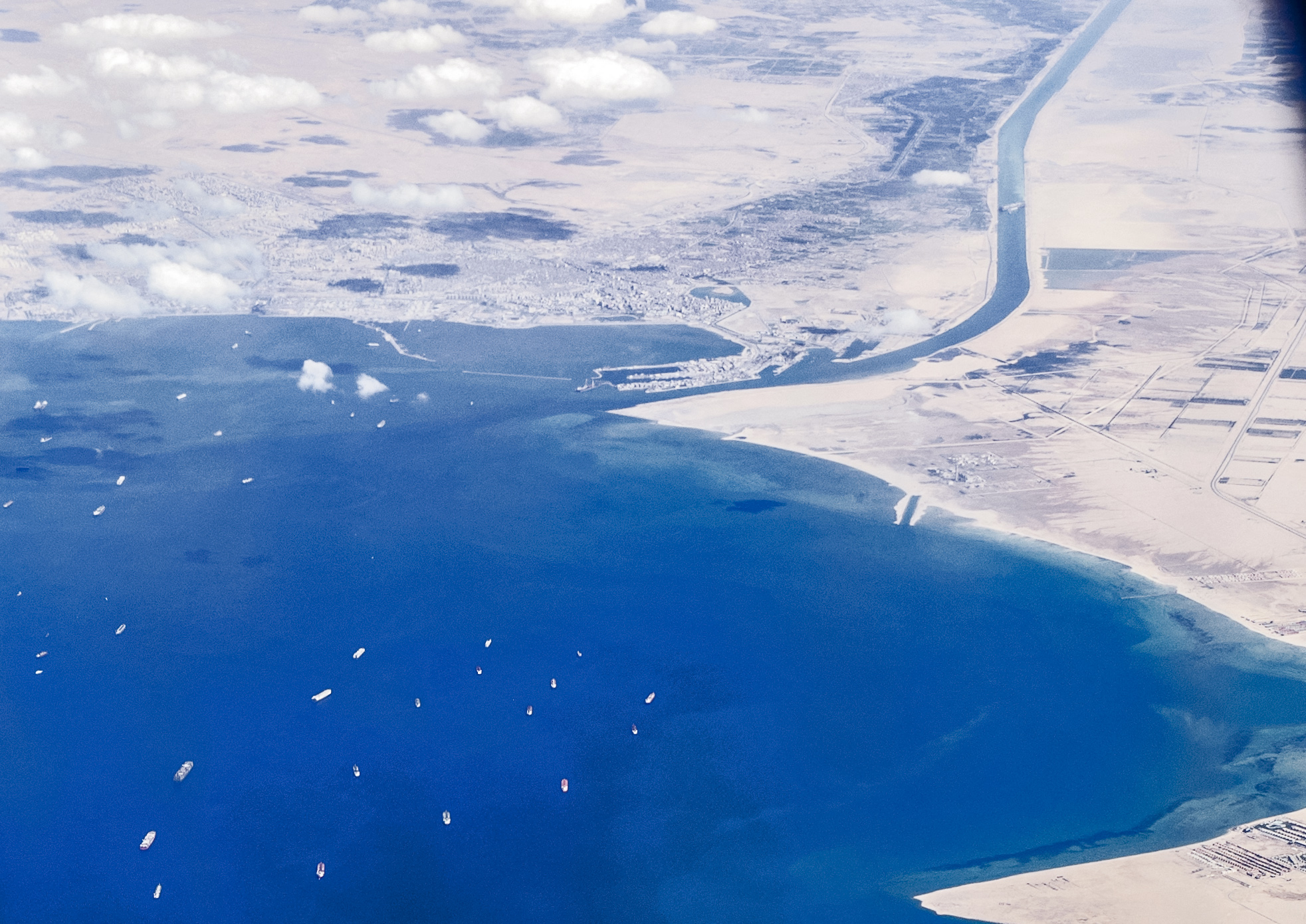 Vista aérea del canal de Suez. Foto: AFP