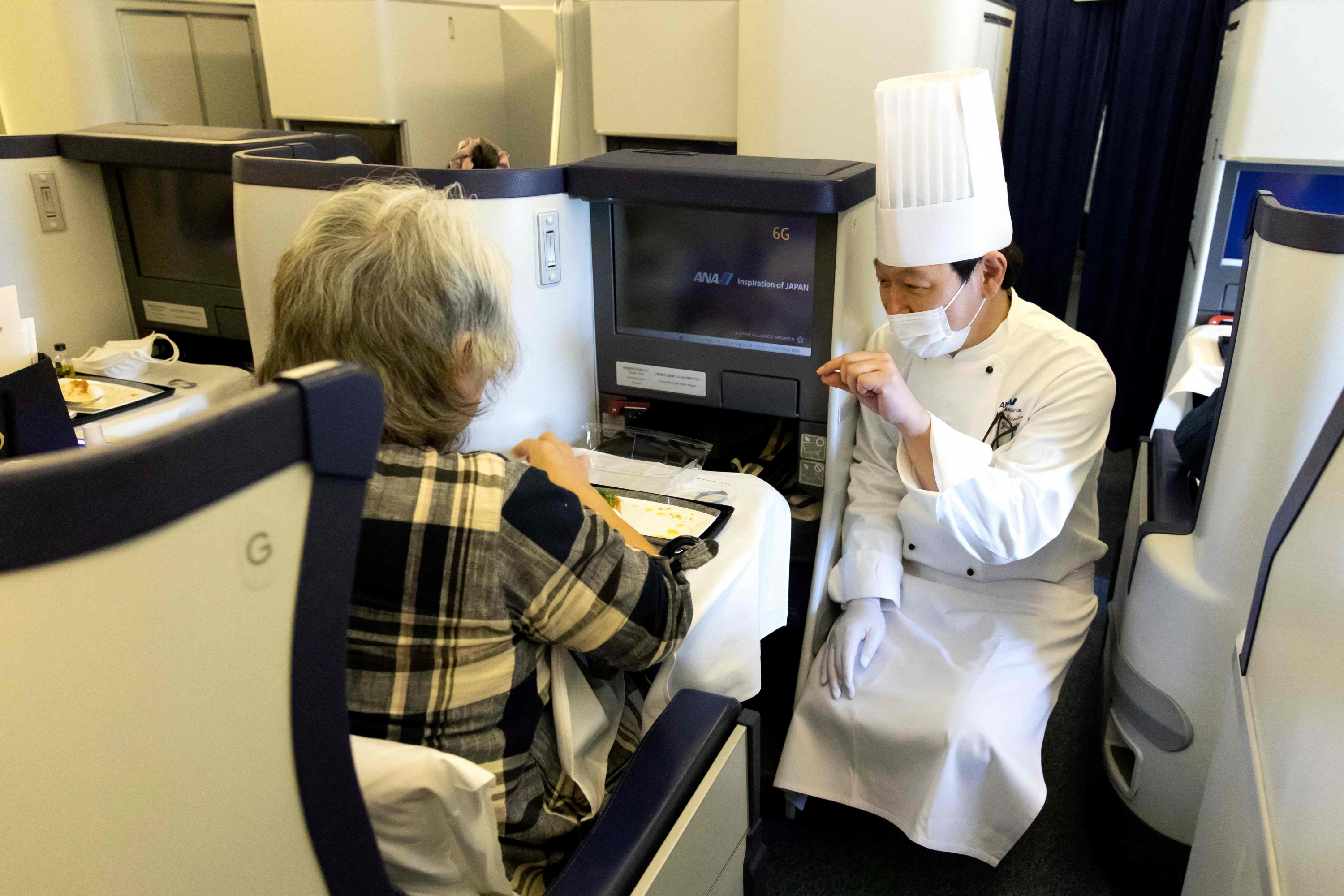 Gastronomía de alto vuelo. La aerolínea ofrece filete de res wagyu, mousse de cangrejo y foie gras, entre otros platillos. (Foto: AFP)