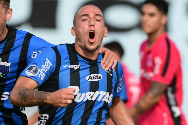 Christian Almeida celebra uno de los goles anotados con Liverpool. Foto: Estefania Leal.