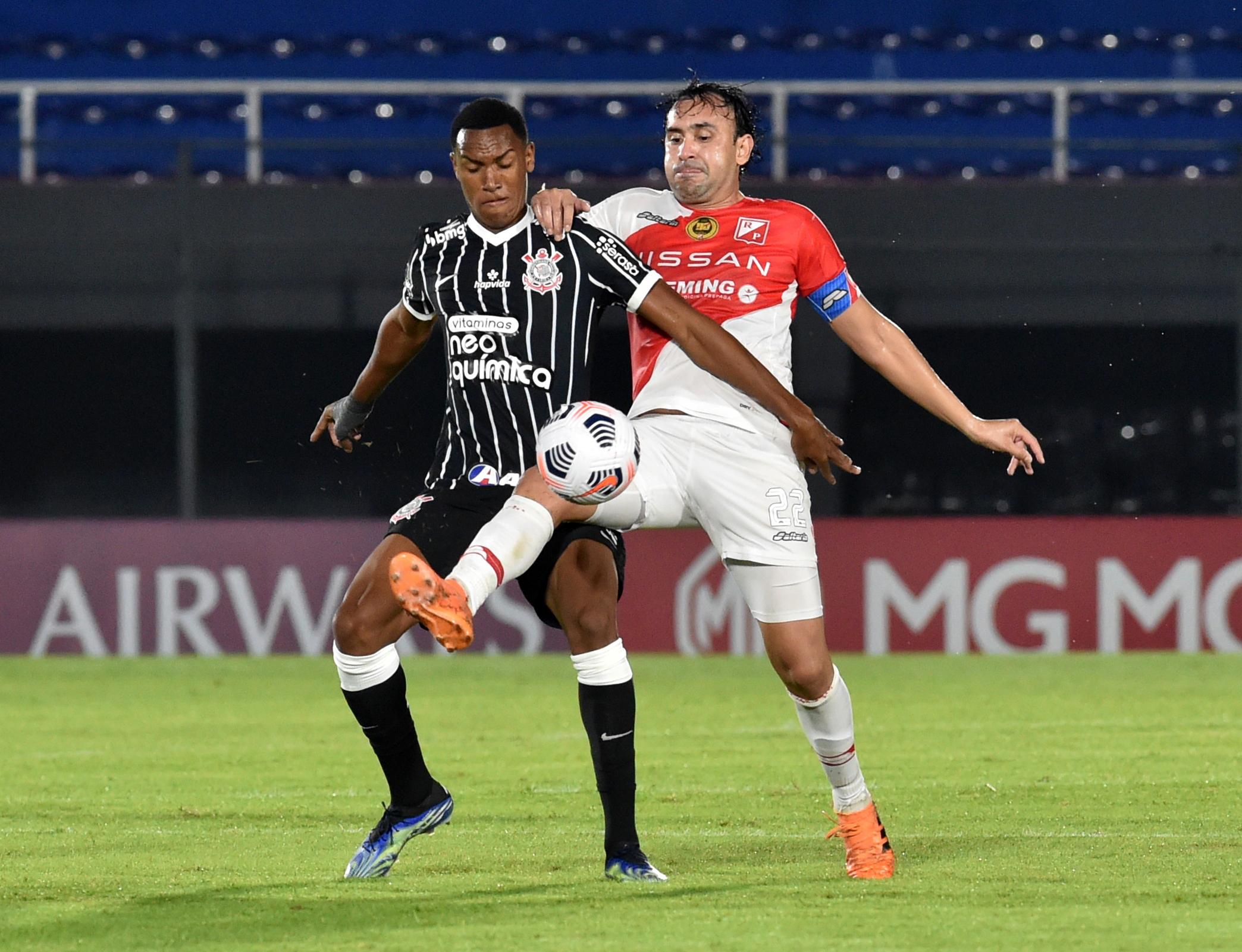River Plate (Asunción) - Corinthians. Foto: Reuters.